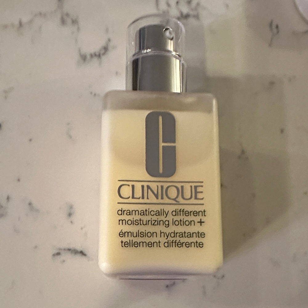Clinique Dramatically Different Lotion - new never used
